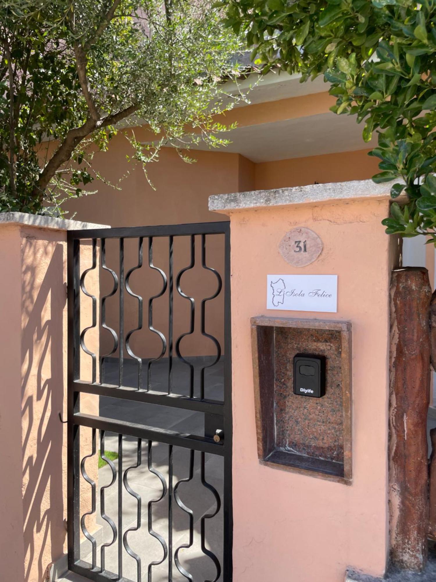L'Isola Felice Apartment Olbia Ngoại thất bức ảnh